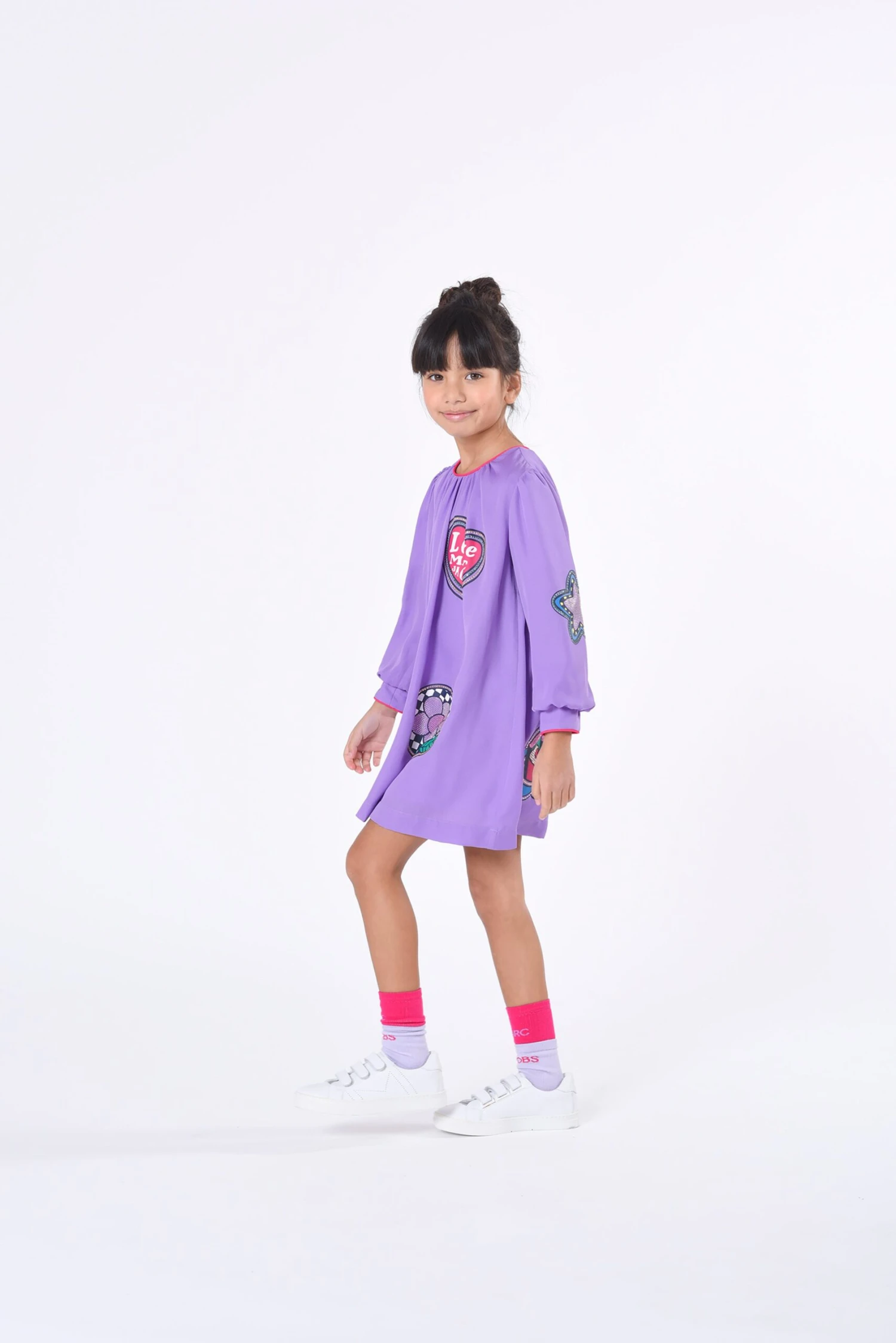 Marc Jacobs Girls Badge Print Dress In Purple 2 Marc Jacobs Girls Badge Print Dress In Purple - Image 2