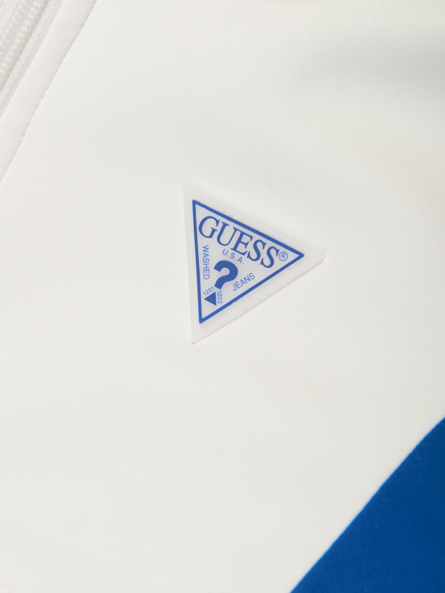 Guess Boys Logo Zip Up Top In White 3 Guess Boys Logo Zip Up Top In White - Image 3